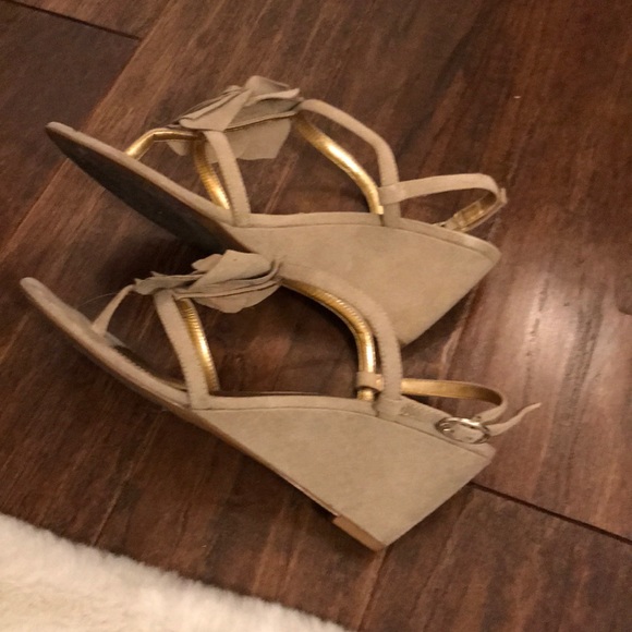 LOFT Shoes - Ann Taylor Loft wedge sandal shoes